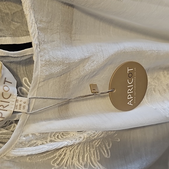 APRICOT BLOUSE - Picture 4 of 6